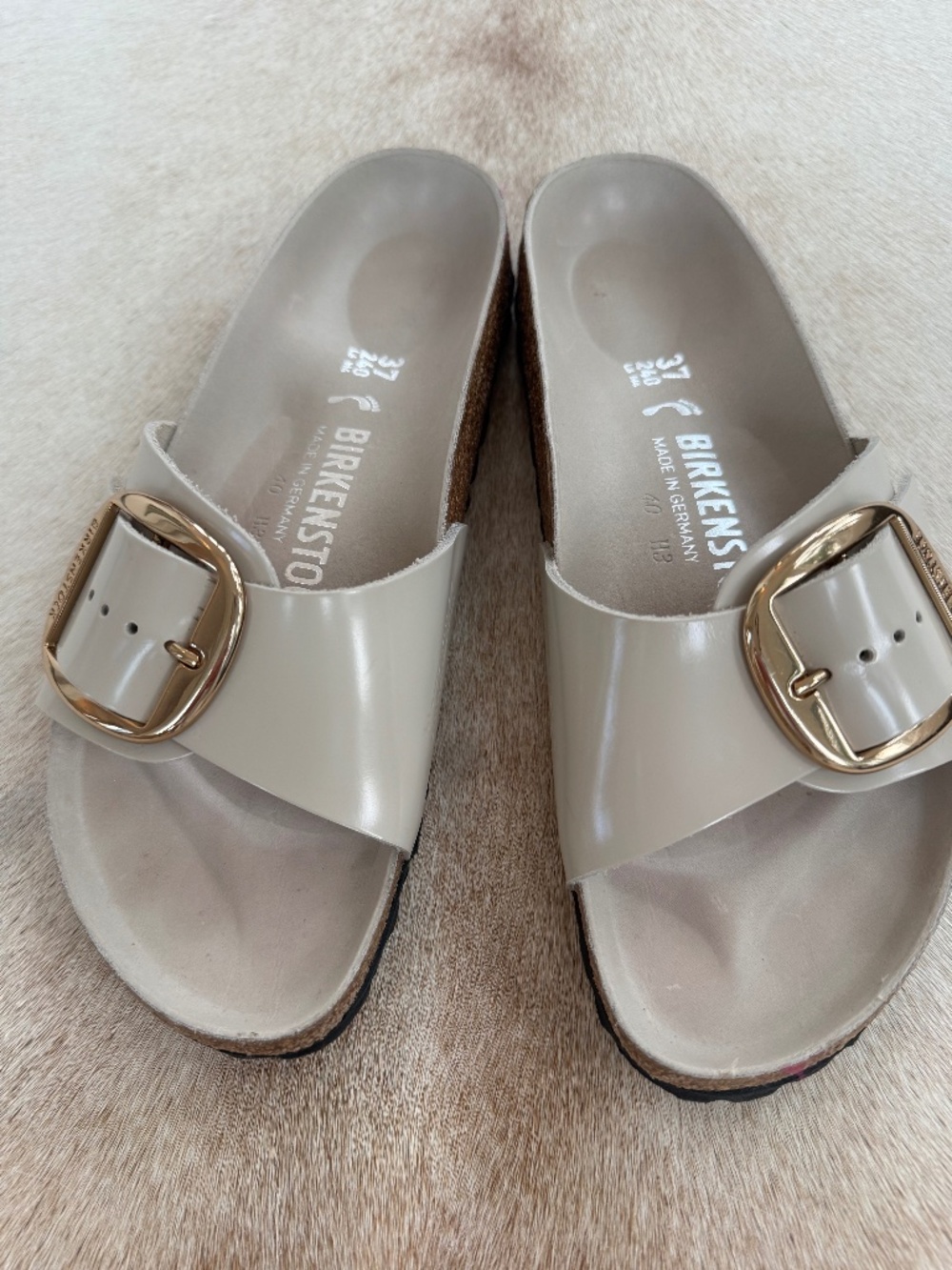 Madrid Big Buckle High Shine Sandal - Oyster